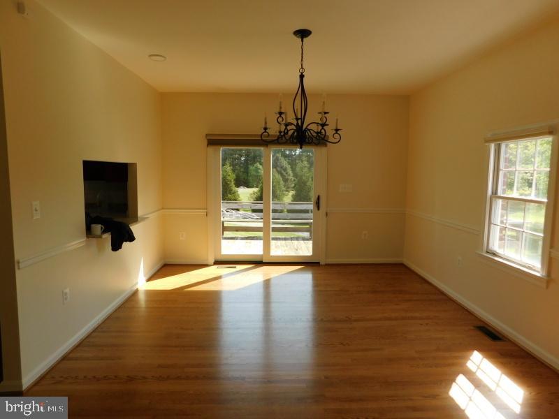 13886 Berlin Tpke #a Property Photo 7