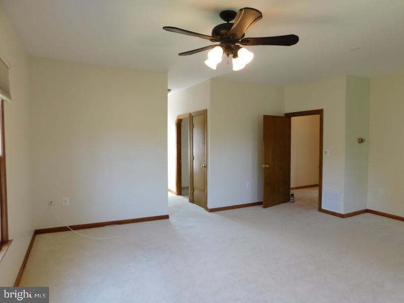 13886 Berlin Tpke #a Property Photo 33