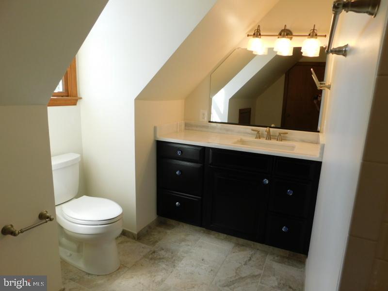 13886 Berlin Tpke #a Property Photo 34