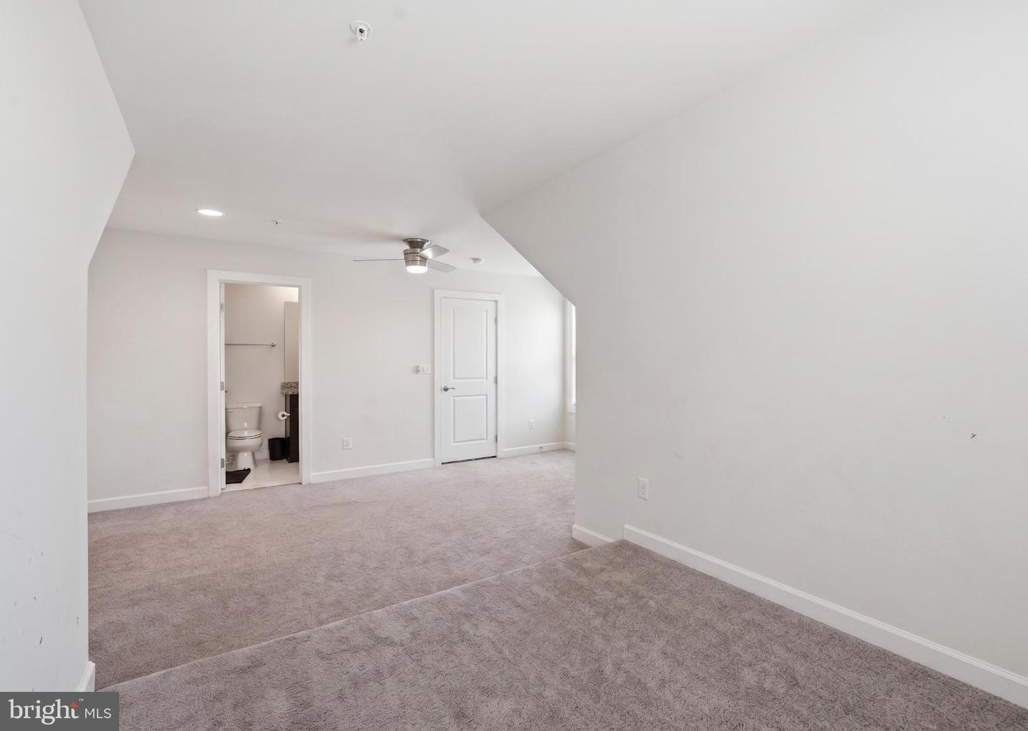 22353 Trailview Crossing Ter Property Photo 16