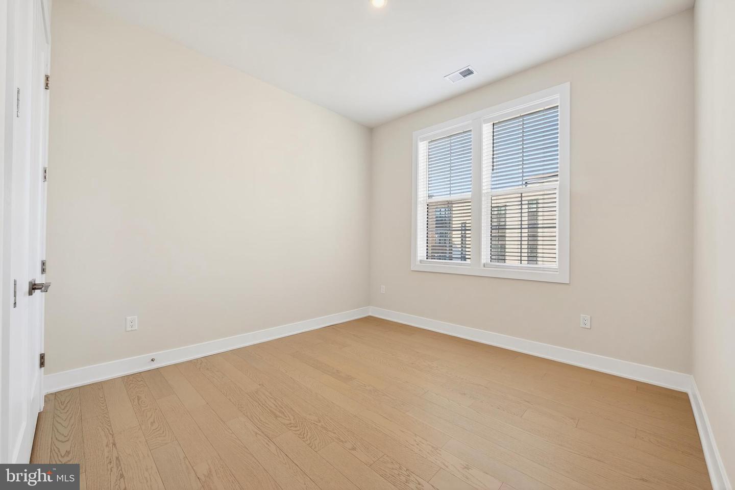 43446 Croson Ln #300 Property Photo 46