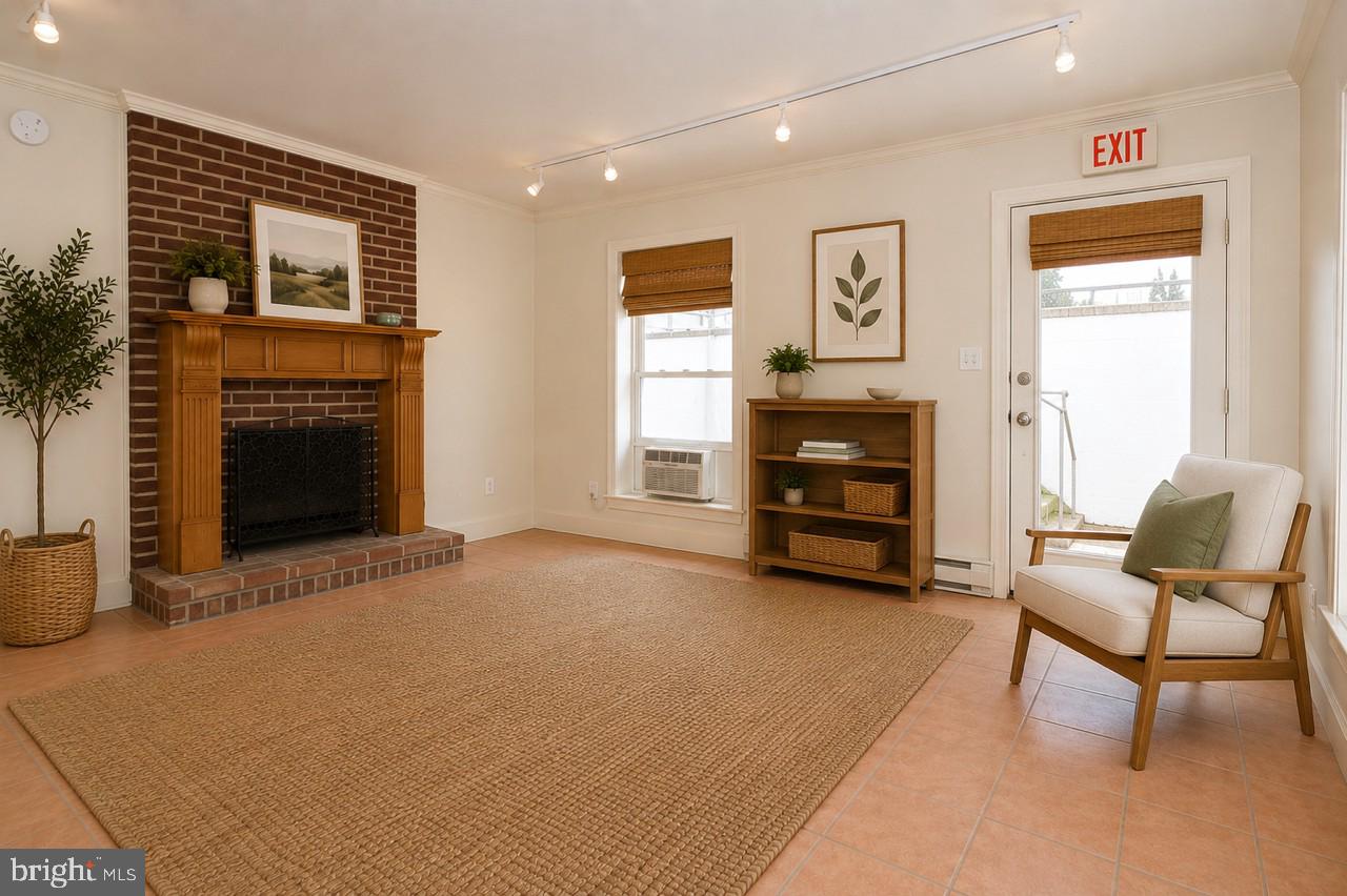 2 E Federal St #bsmt Property Photo 2
