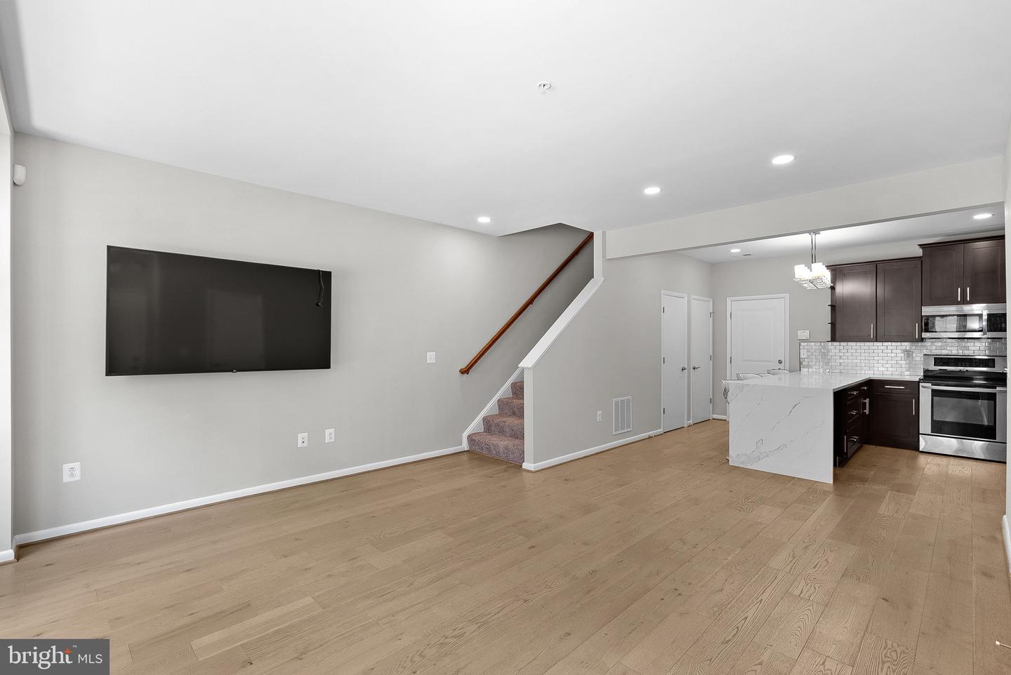 20567 Milbridge Ter Property Photo 4