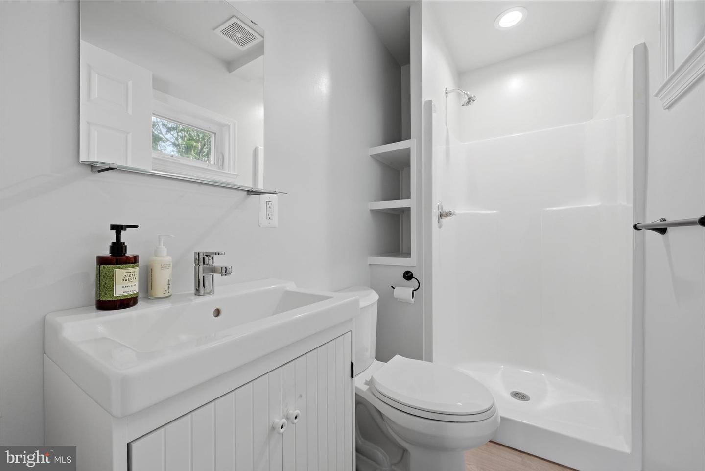 405 Edwards Ferry Rd Ne Property Photo 29