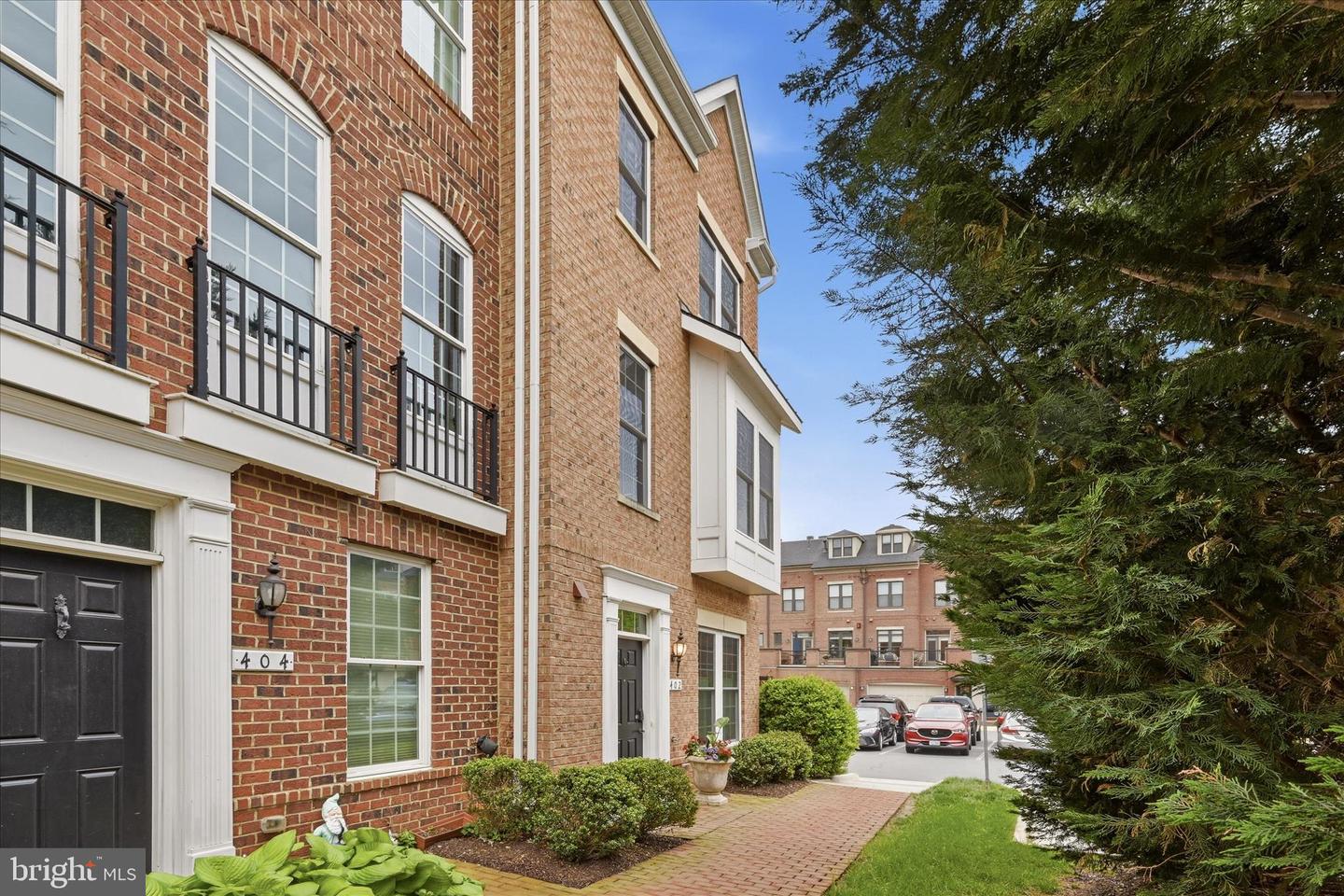 402 Haupt Sq Se Property Photo 3