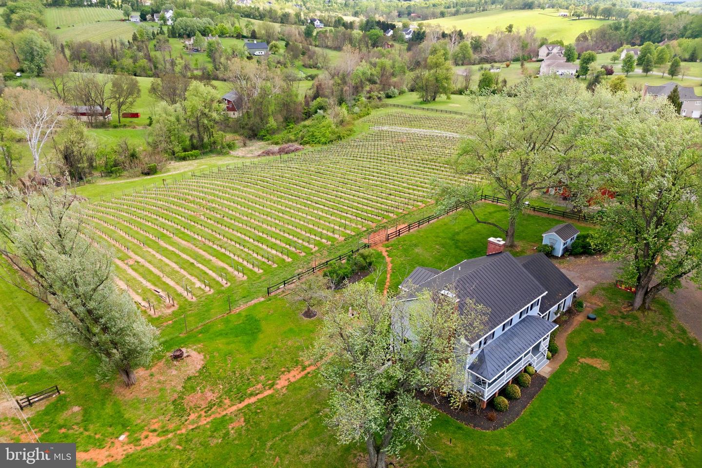 40817 Browns Ln Property Photo 11