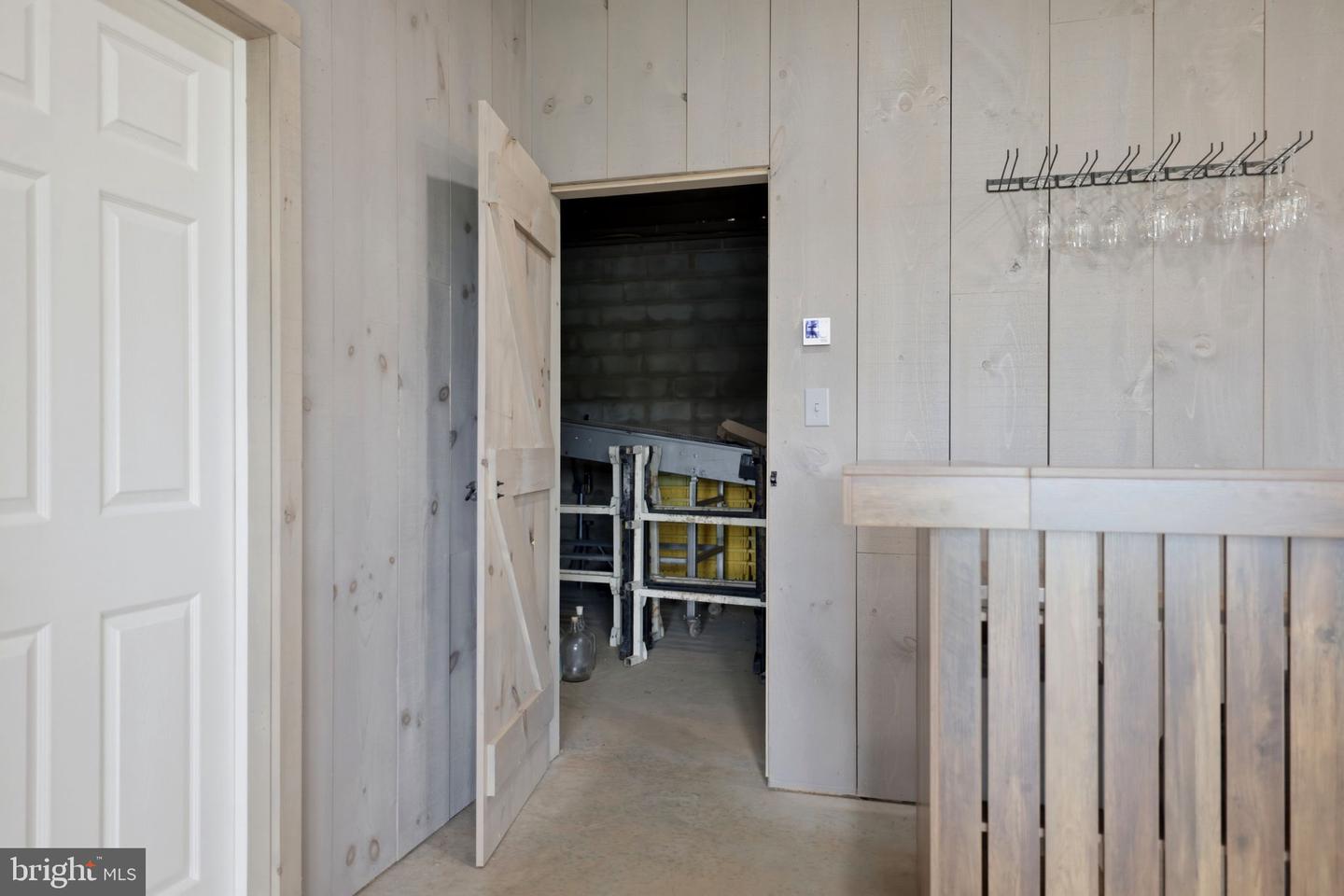 40817 Browns Ln Property Photo 54
