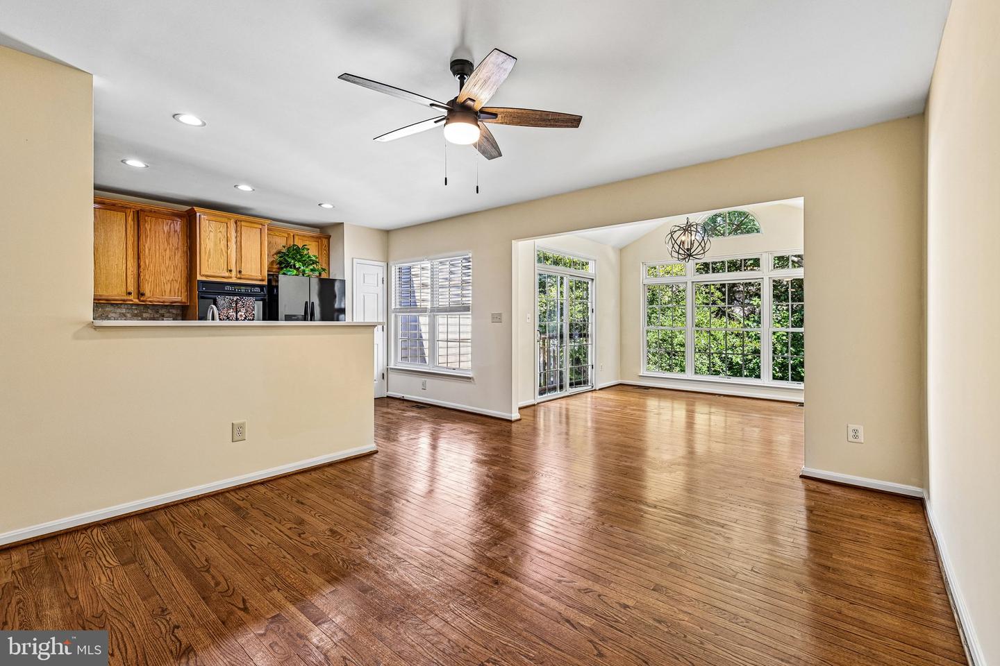 26071 Nimbleton Sq Property Photo 15