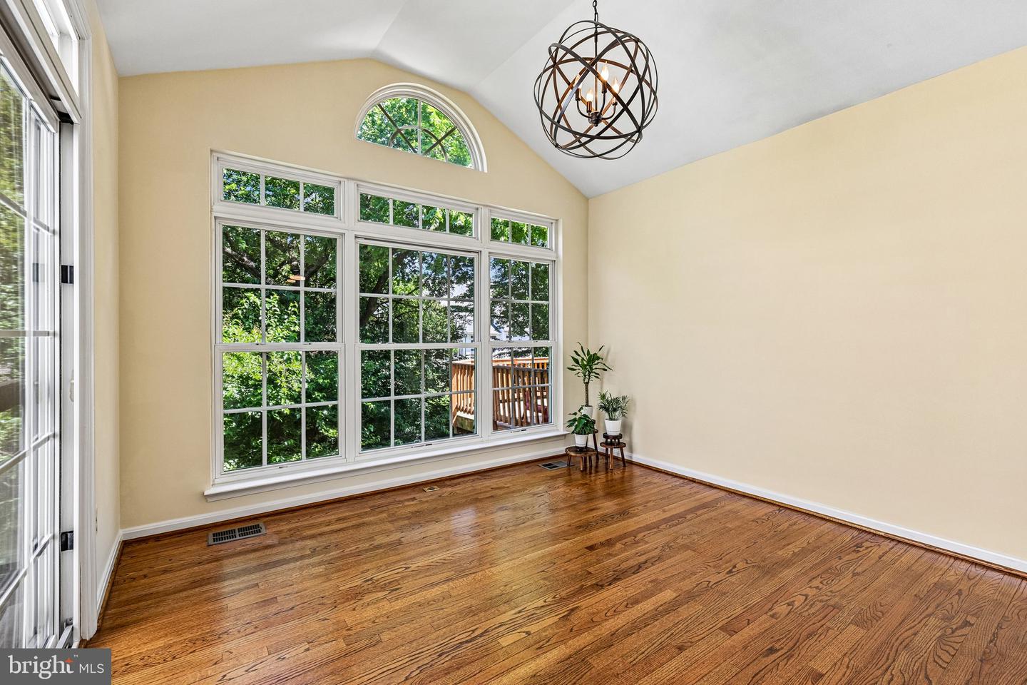 26071 Nimbleton Sq Property Photo 18