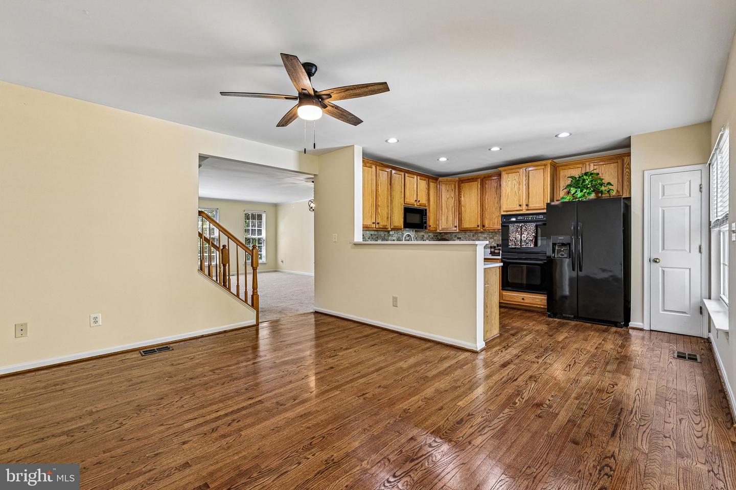 26071 Nimbleton Sq Property Photo 22
