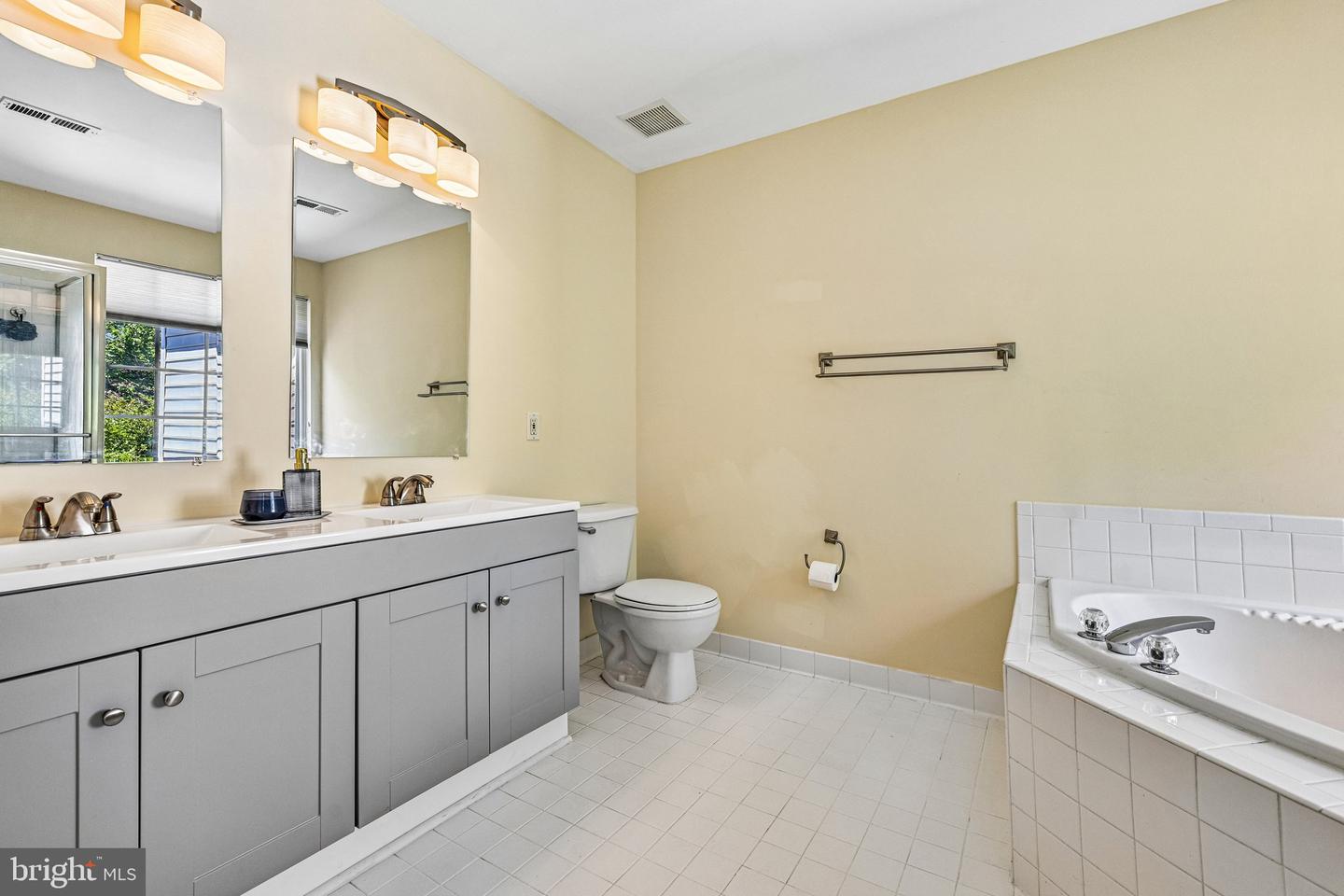 26071 Nimbleton Sq Property Photo 30