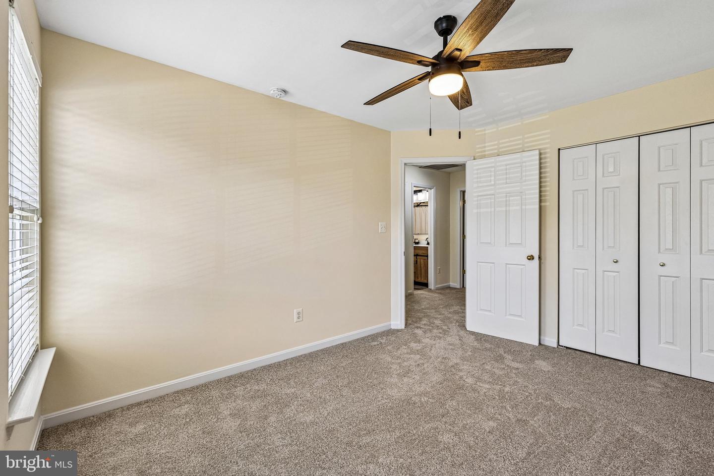 26071 Nimbleton Sq Property Photo 33