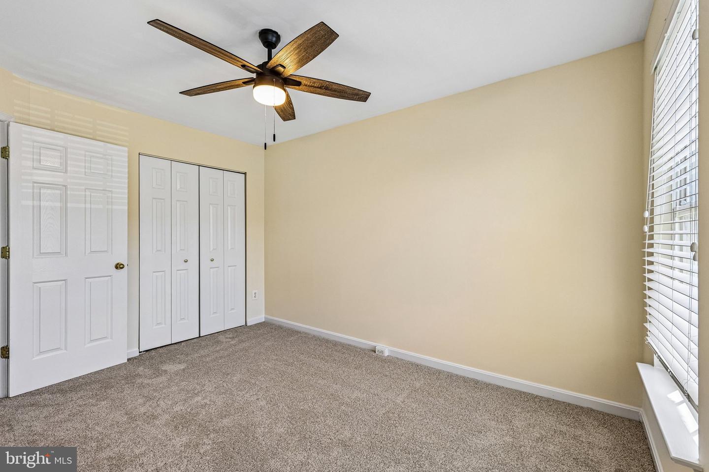 26071 Nimbleton Sq Property Photo 34