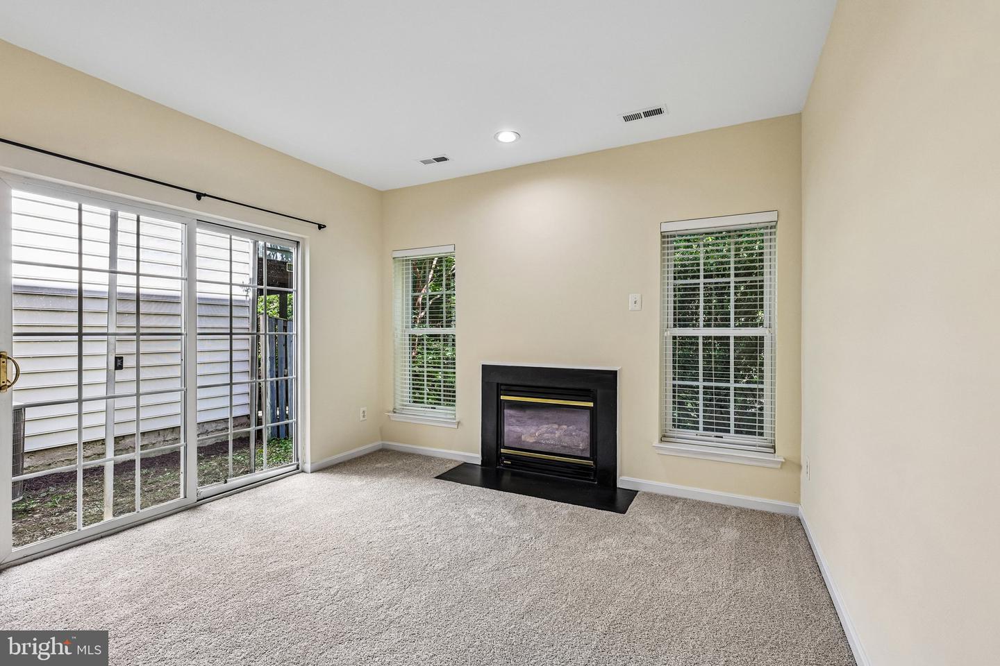 26071 Nimbleton Sq Property Photo 45