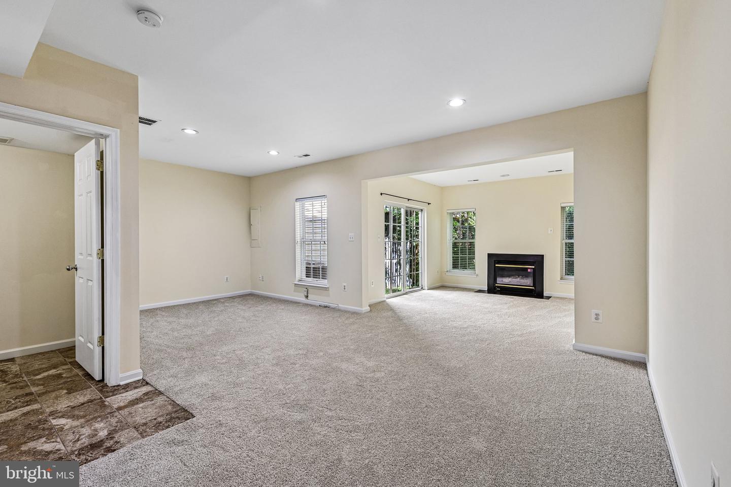 26071 Nimbleton Sq Property Photo 47