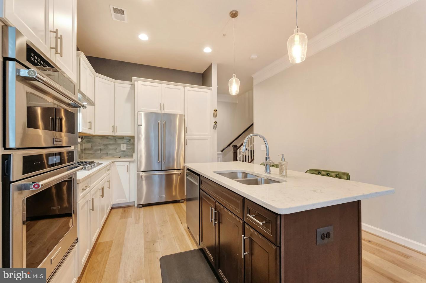 19006 Coral Reef Sq Property Photo 6
