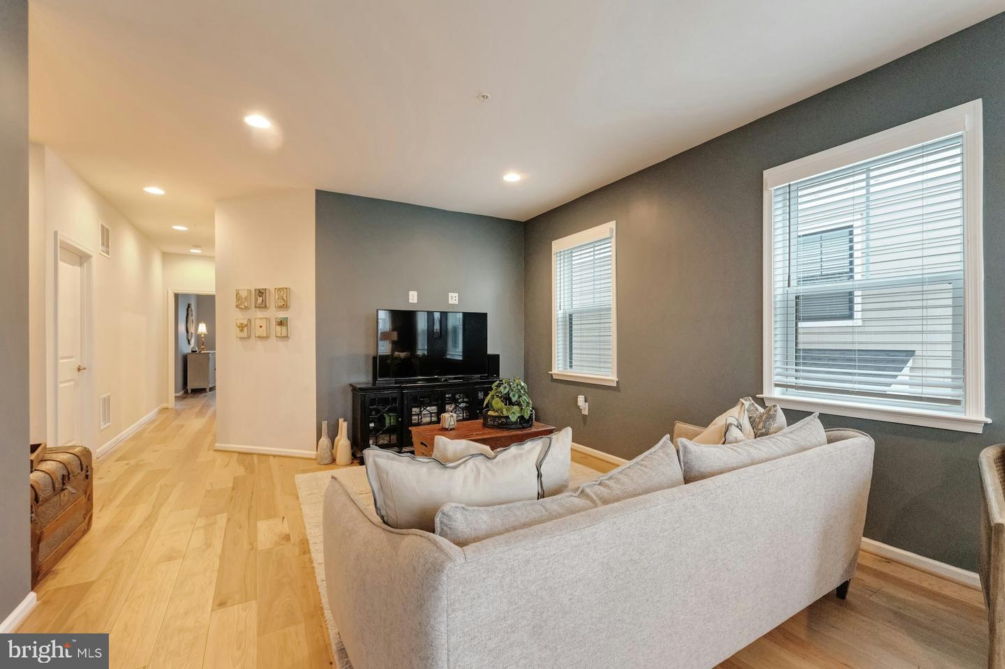 19006 Coral Reef Sq Property Photo 21