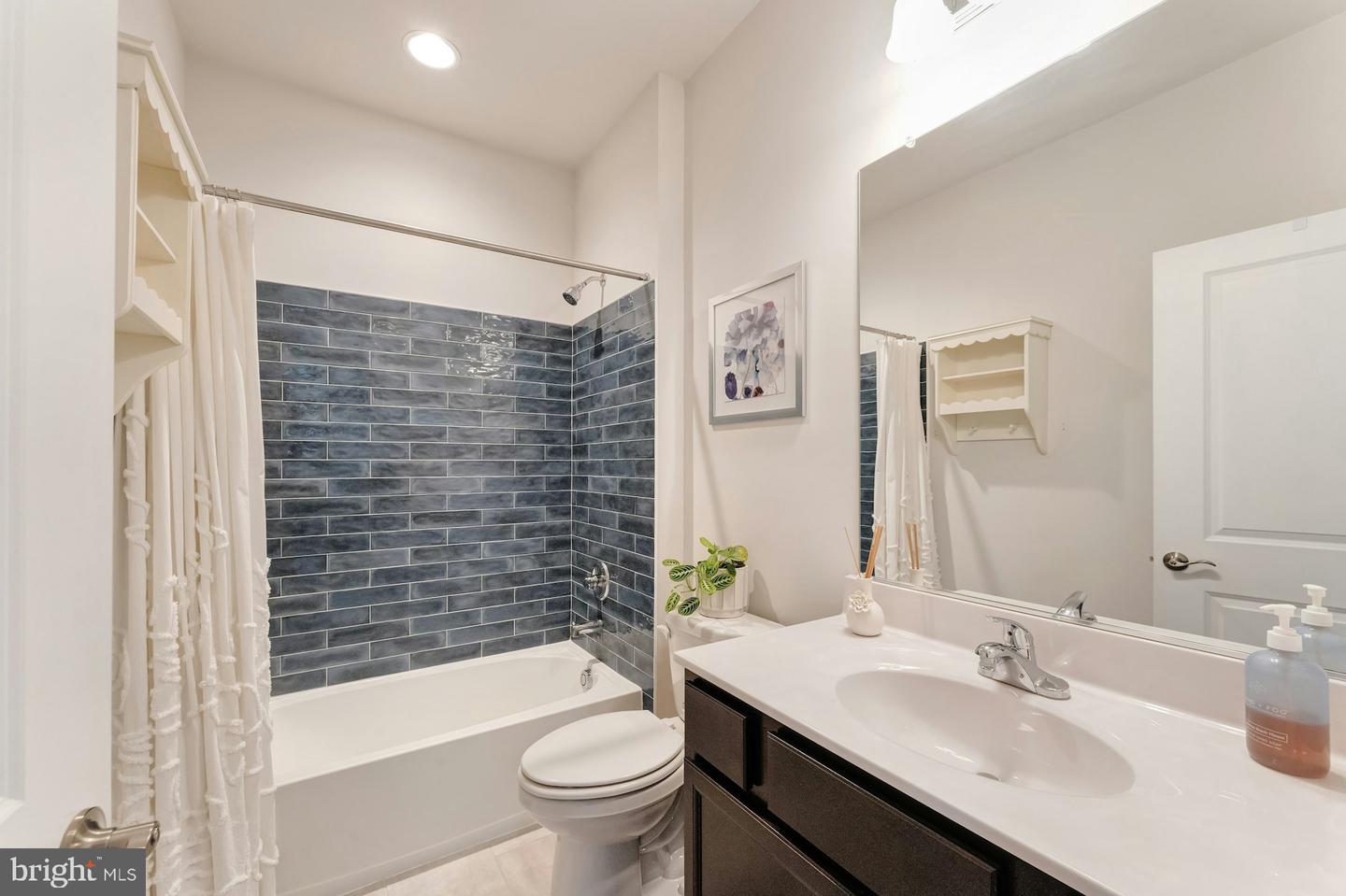 19006 Coral Reef Sq Property Photo 25