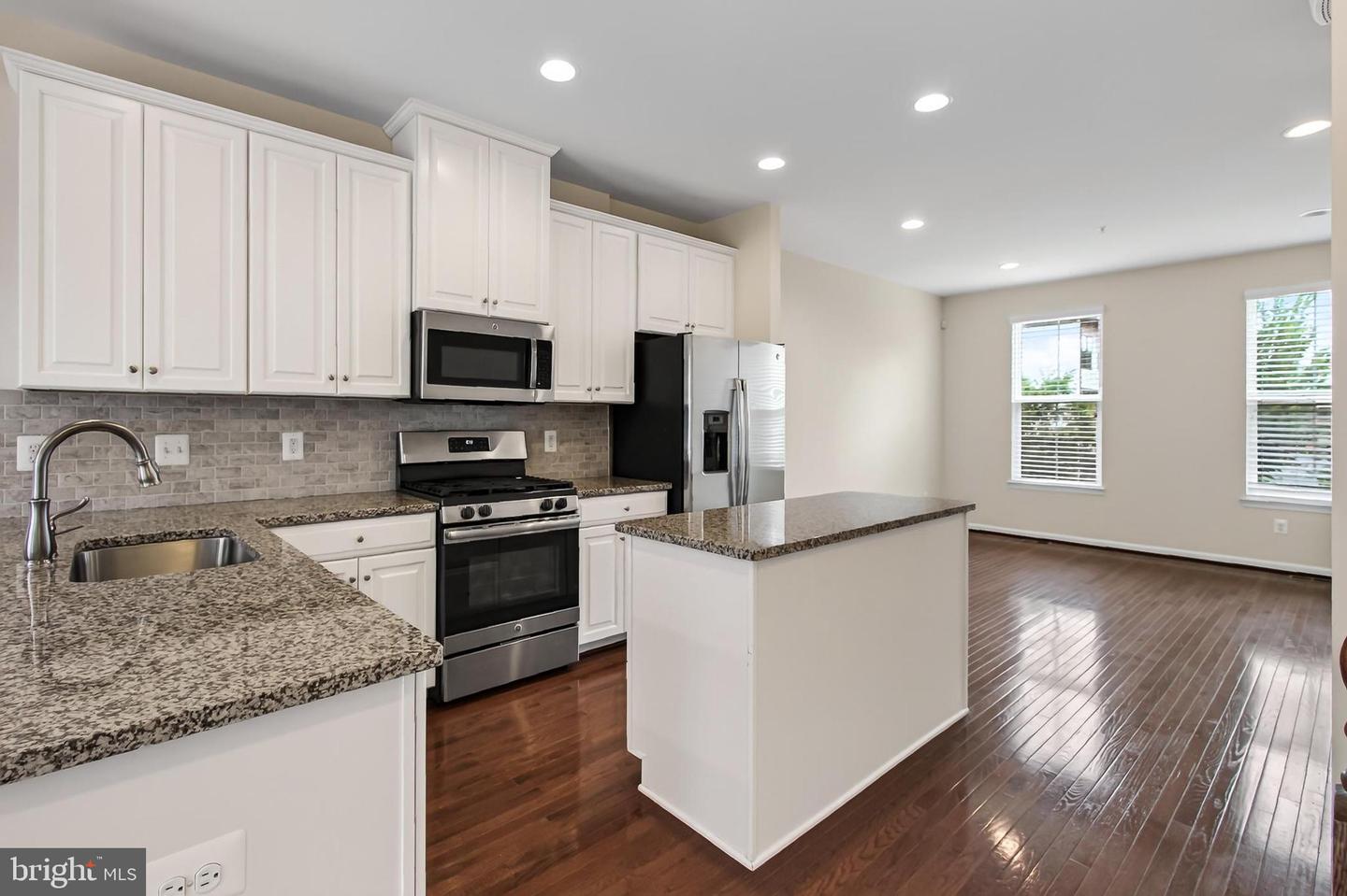 22356 Philanthropic Dr Property Photo 11