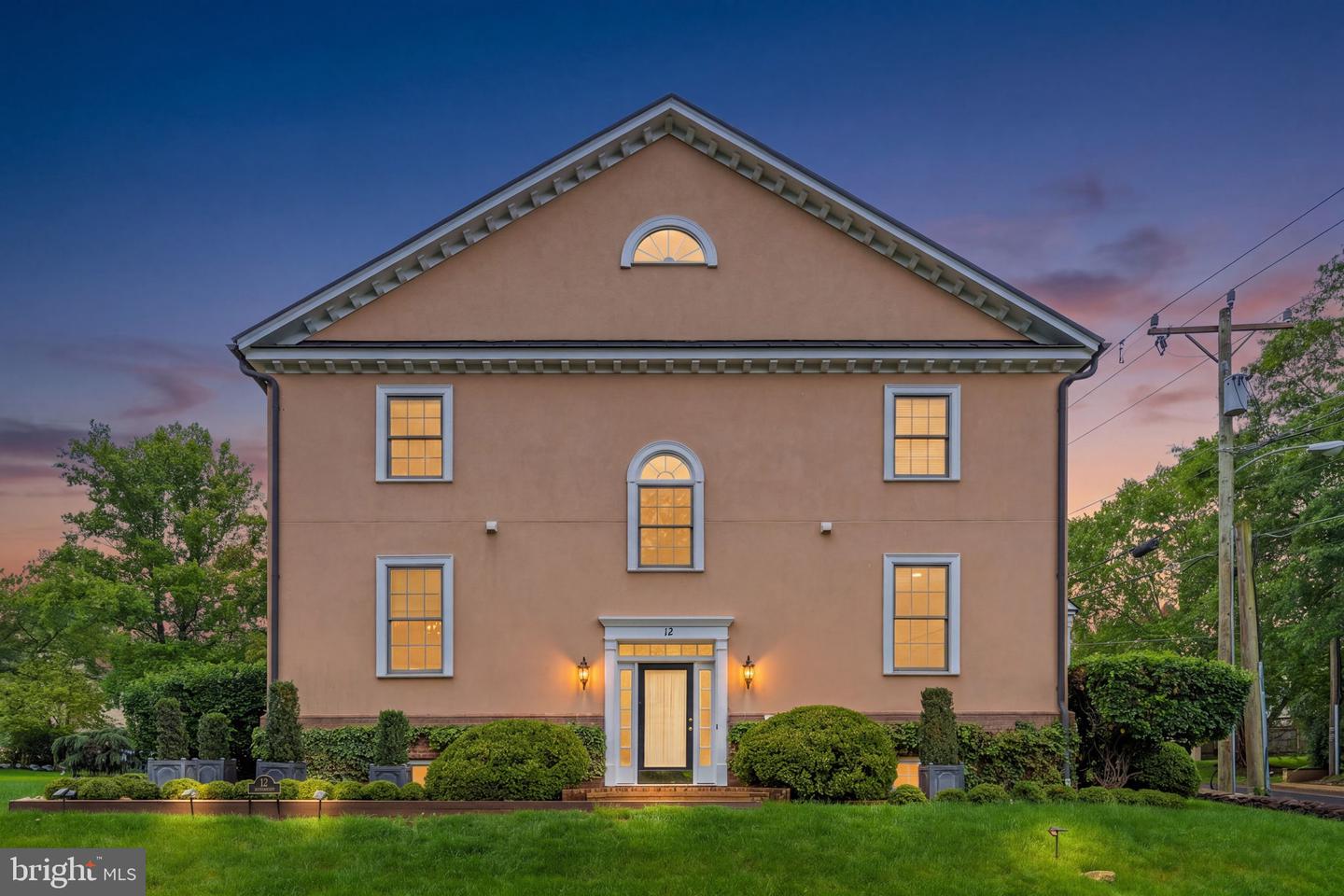 12 ORANGE DR