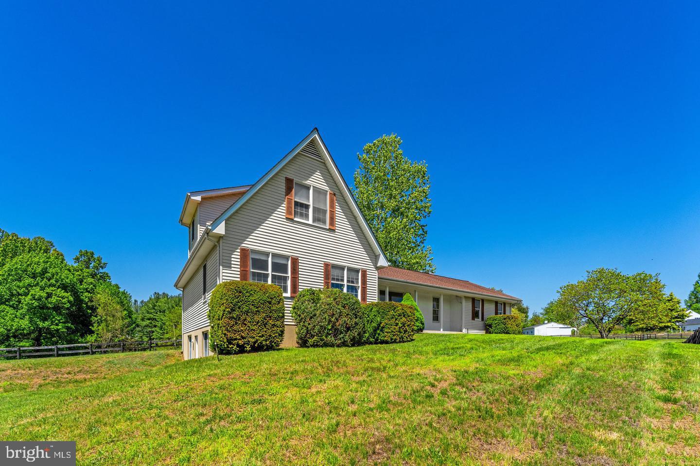 40297 Braddock Rd Property Photo 2