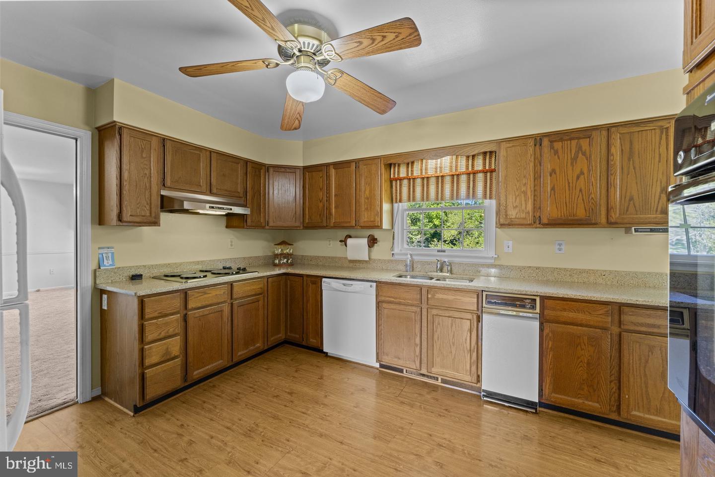 40297 Braddock Rd Property Photo 10