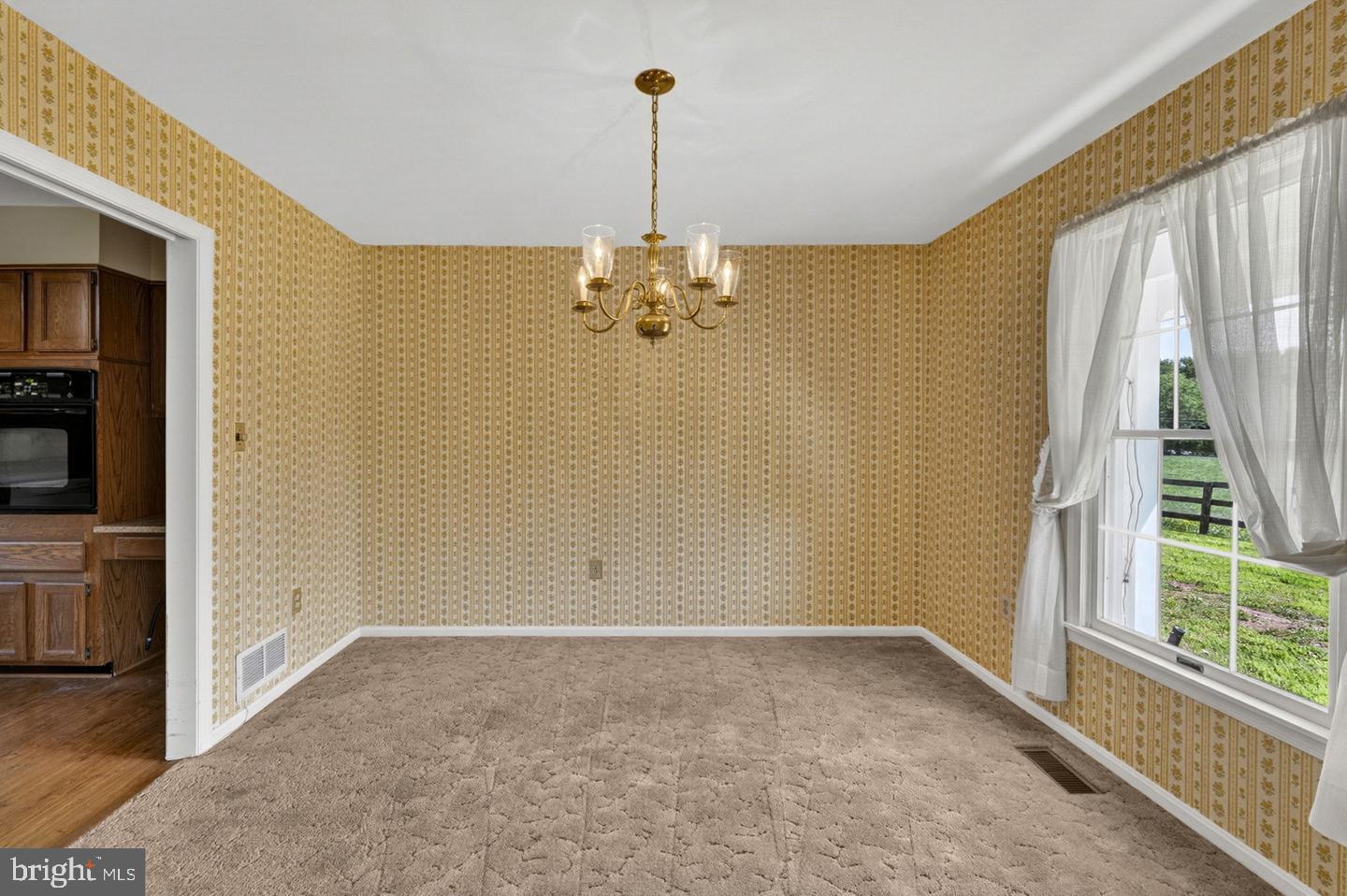 40297 Braddock Rd Property Photo 14