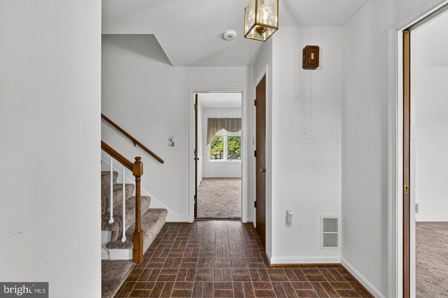 40297 Braddock Rd Property Photo 20