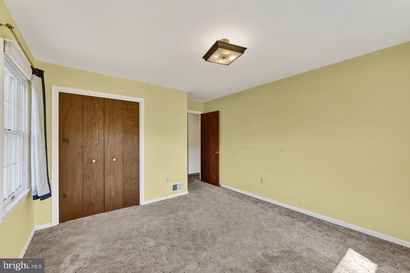40297 Braddock Rd Property Photo 24