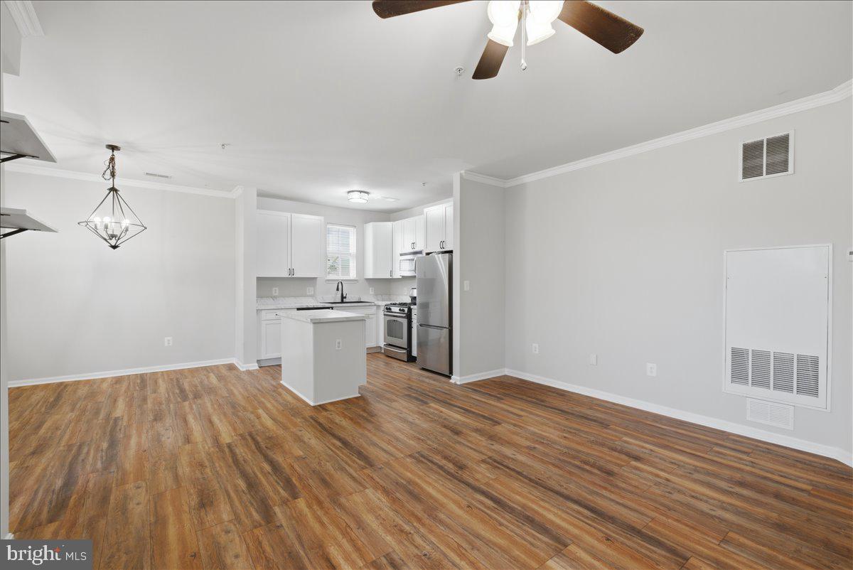 21228 Mcfadden Sq #314 Property Photo 14