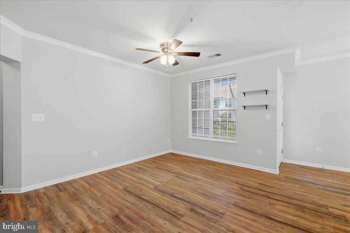 21228 Mcfadden Sq #314 Property Photo 15