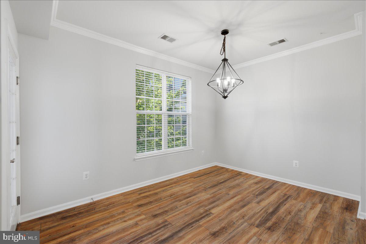 21228 Mcfadden Sq #314 Property Photo 16