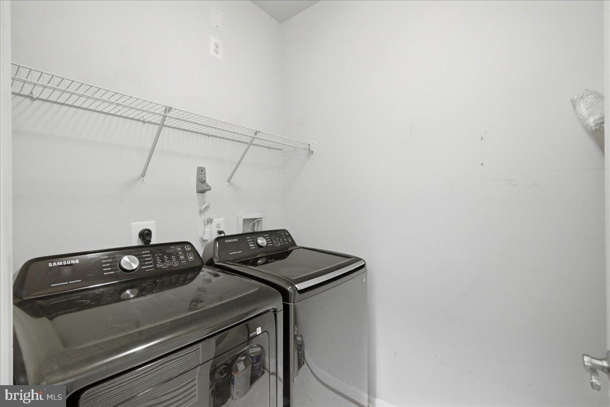 21228 Mcfadden Sq #314 Property Photo 17