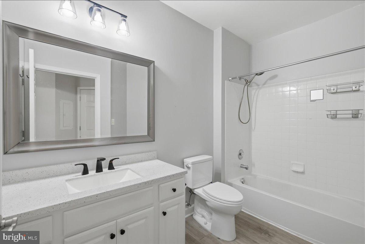 21228 Mcfadden Sq #314 Property Photo 20