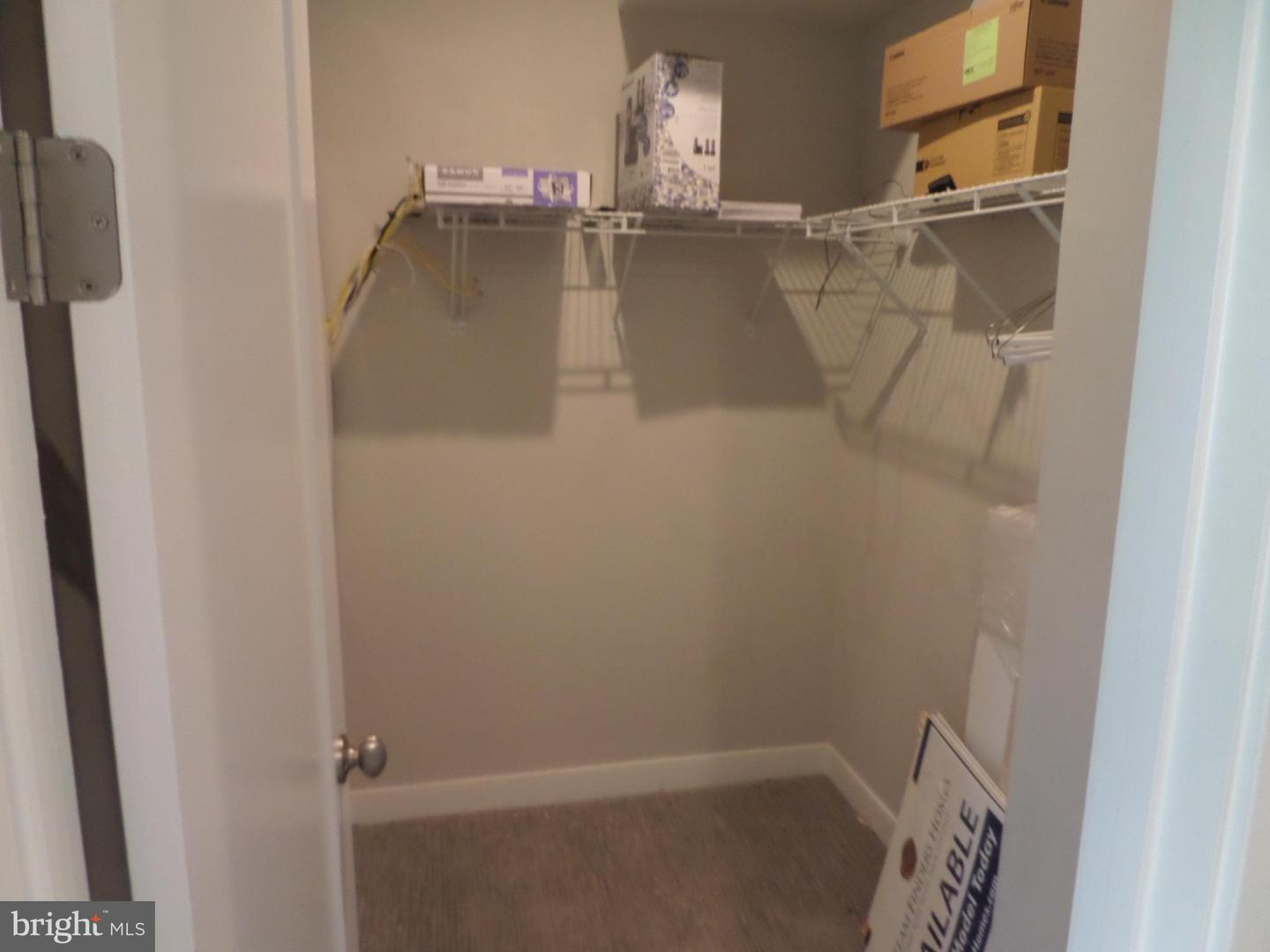 42939 Running Creek Sq Property Photo 32