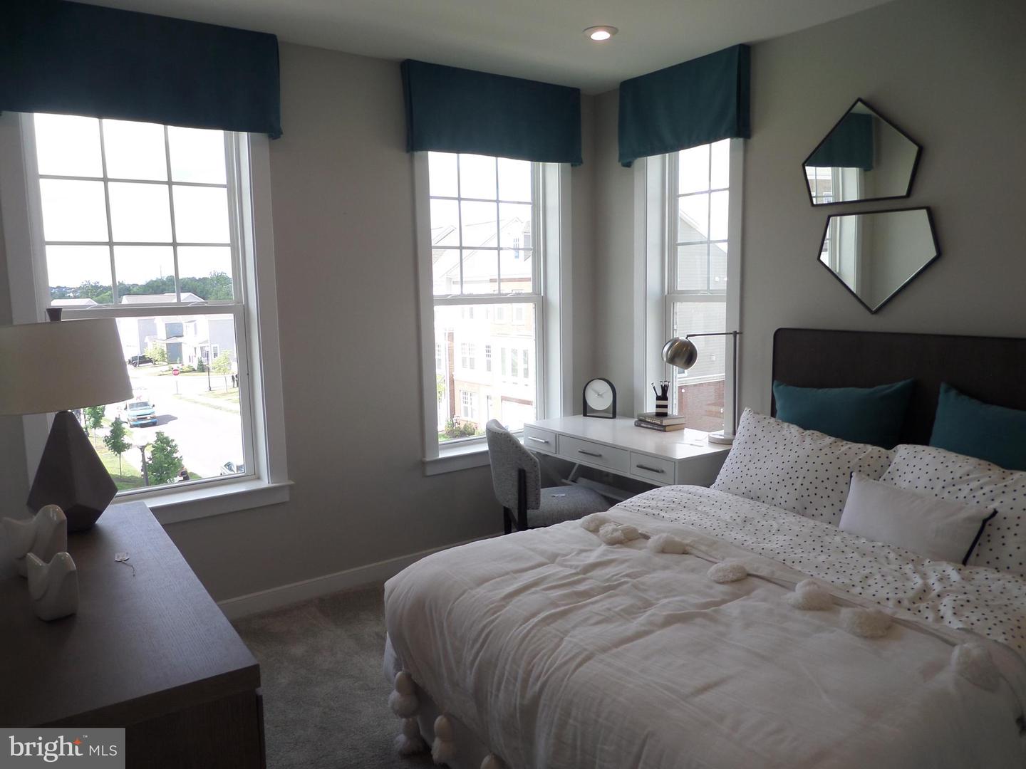42939 Running Creek Sq Property Photo 77