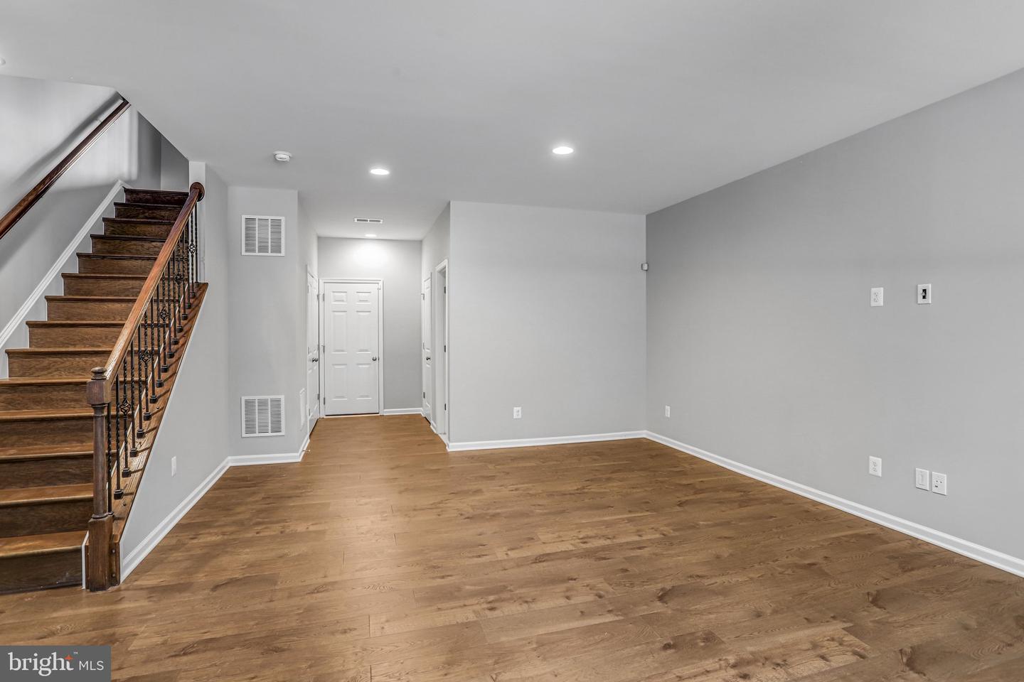 42274 Hampton Woods Ter Property Photo 4