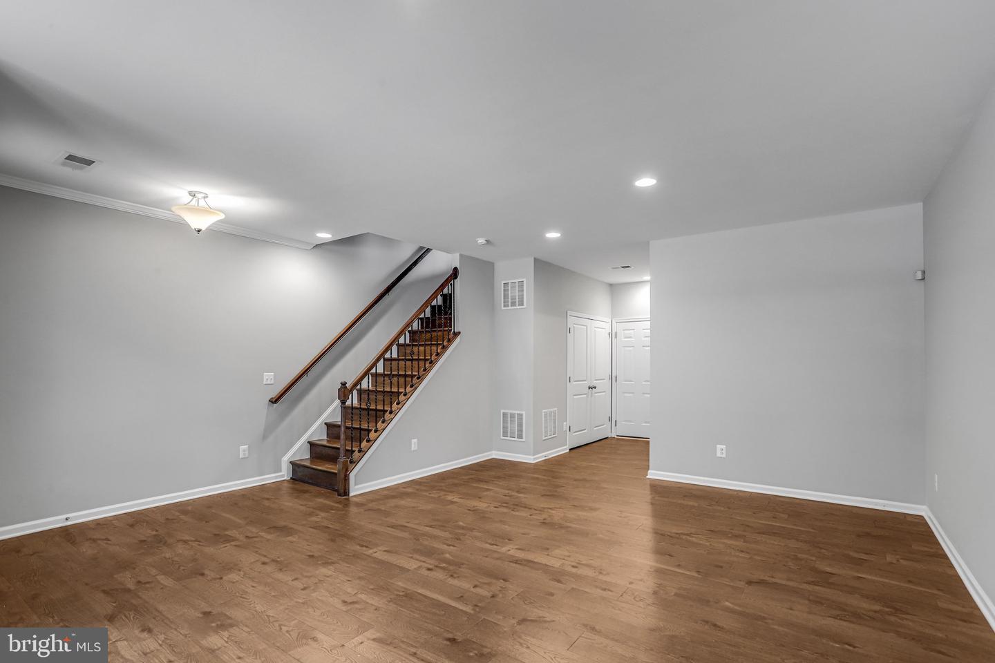 42274 Hampton Woods Ter Property Photo 5