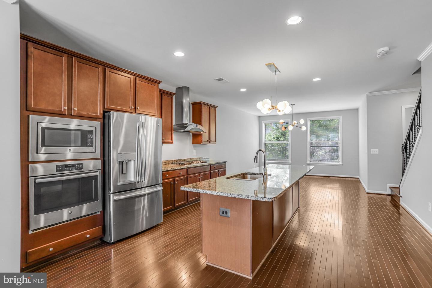 42274 Hampton Woods Ter Property Photo 9