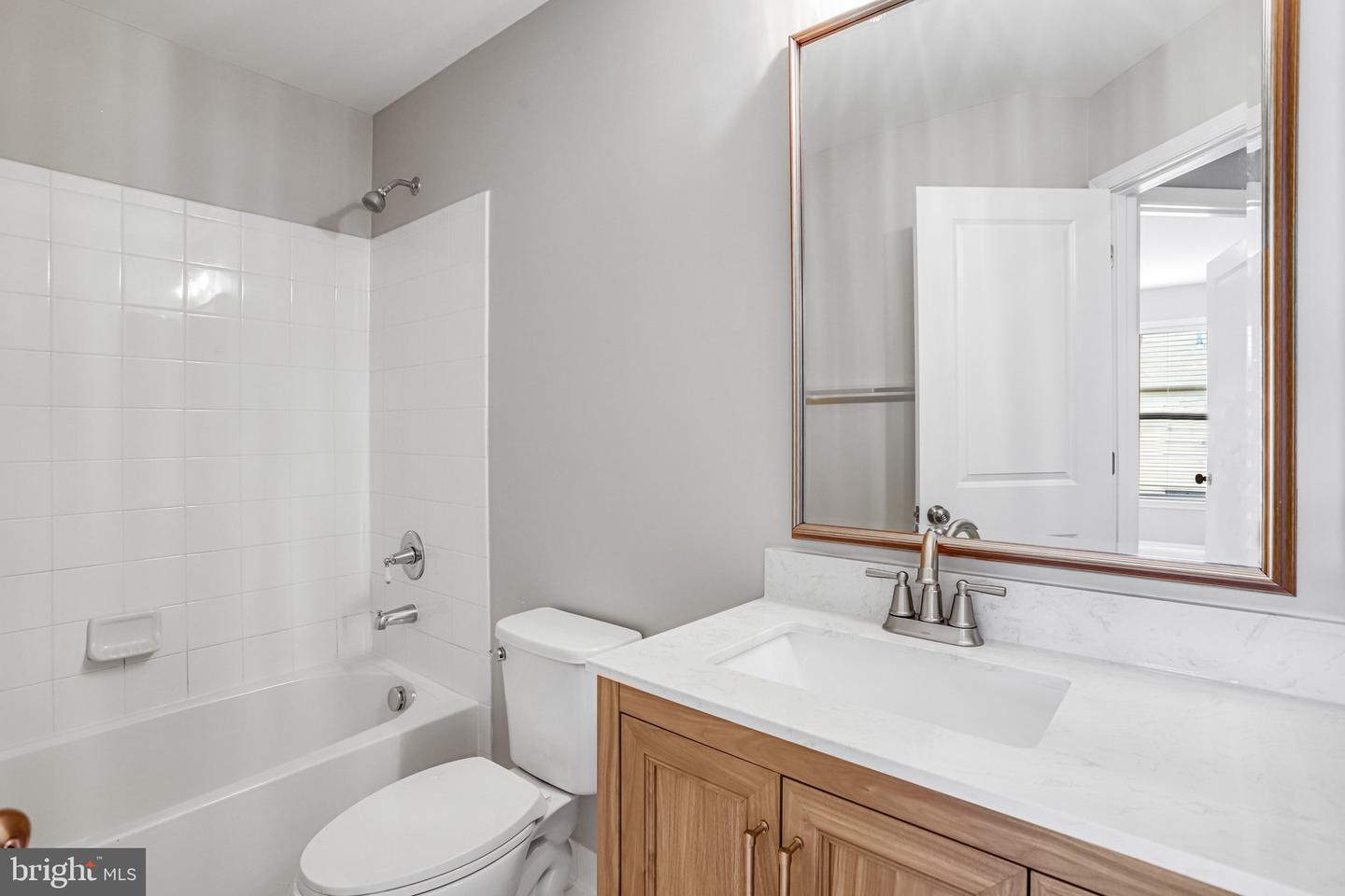 42274 Hampton Woods Ter Property Photo 18