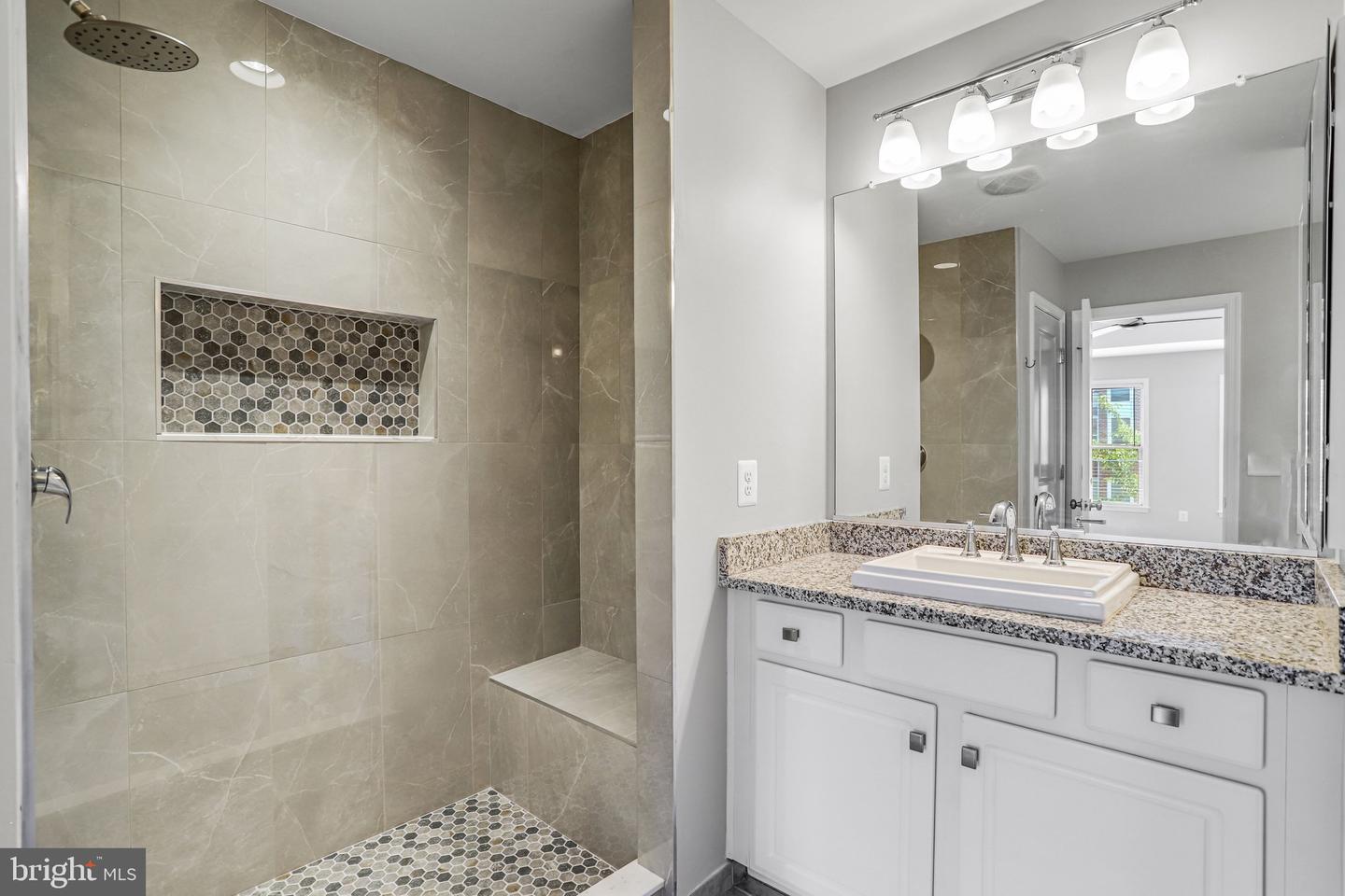 42274 Hampton Woods Ter Property Photo 23