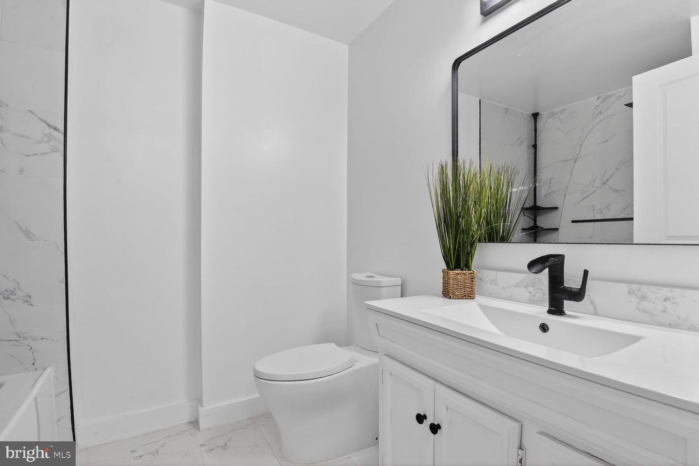 1006 Warwick Ct #b Property Photo 10