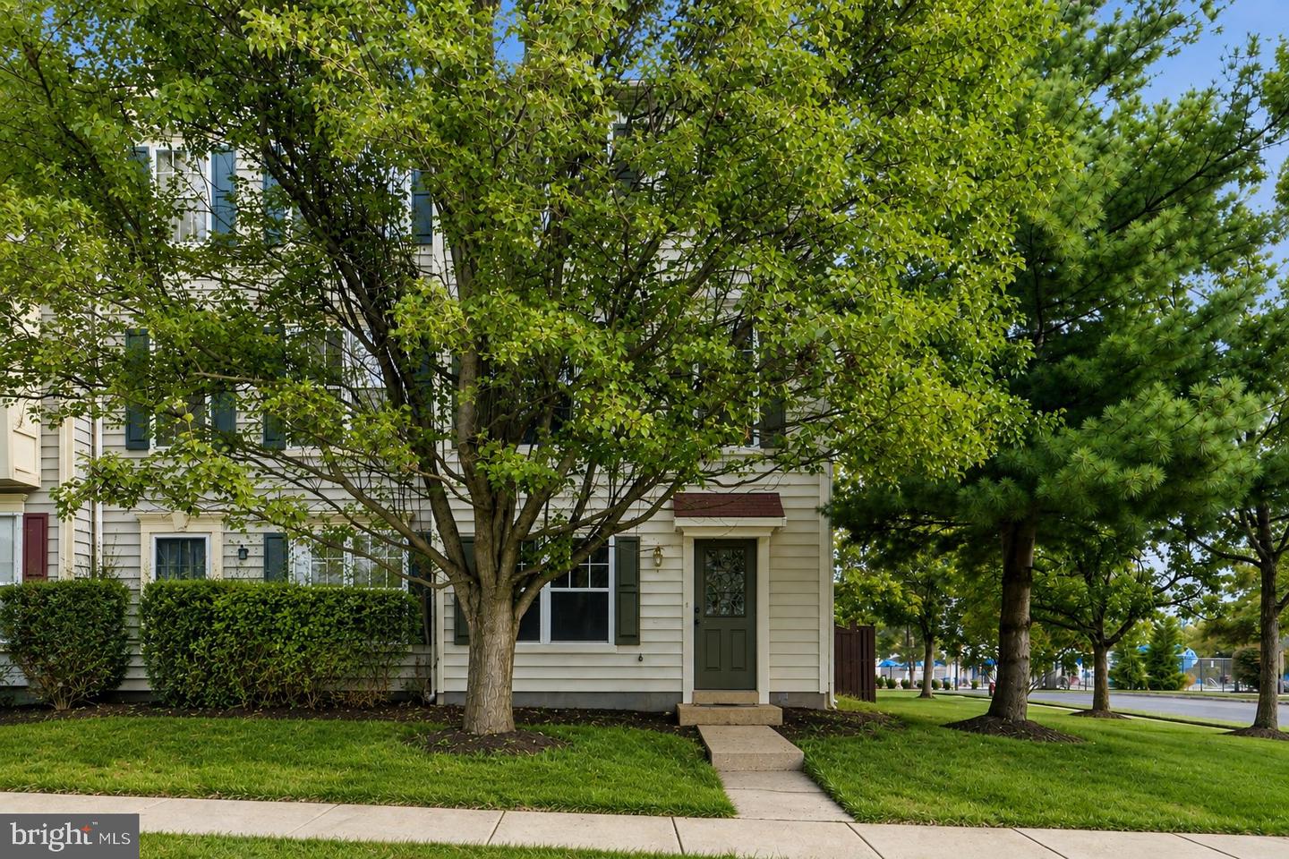 43775 Brookline Ter Property Photo 1