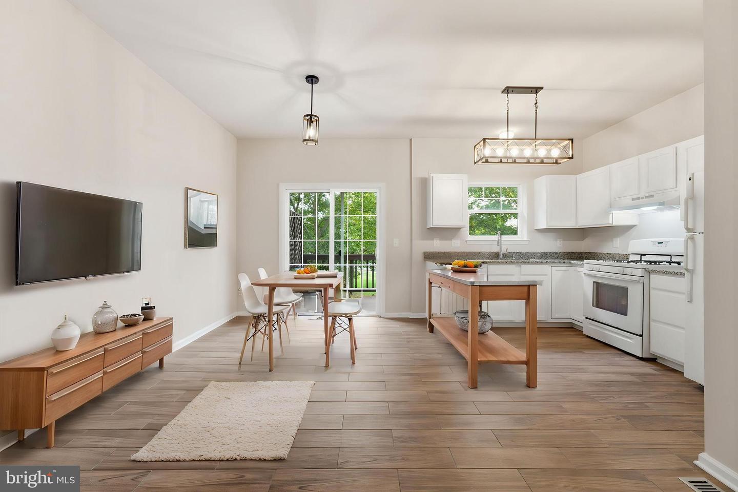 43775 Brookline Ter Property Photo 15