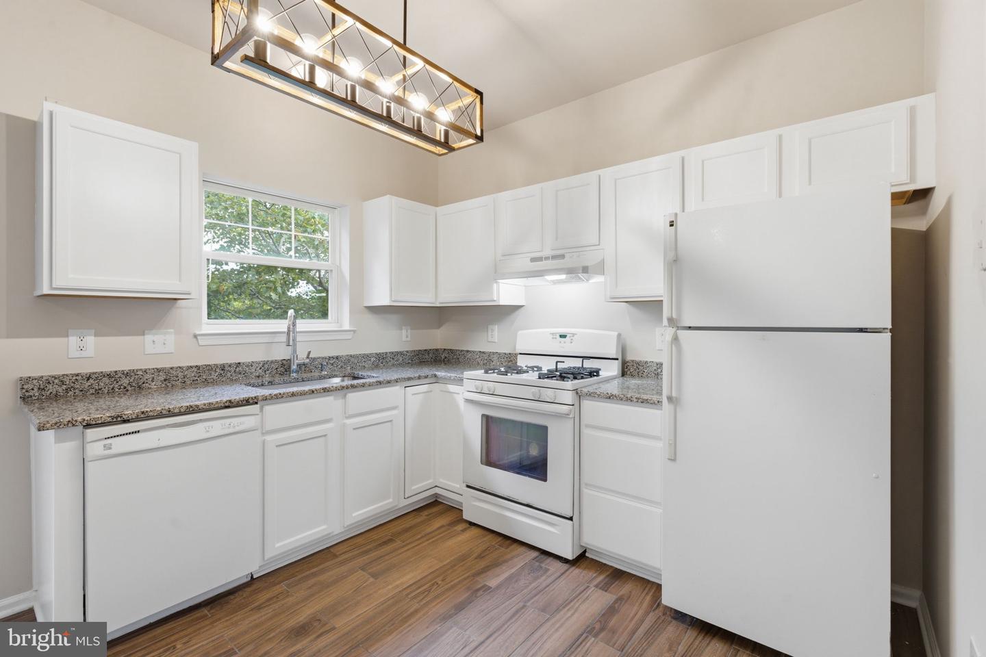 43775 Brookline Ter Property Photo 17