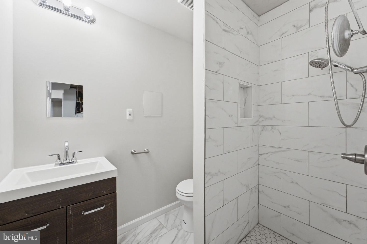 43775 Brookline Ter Property Photo 35