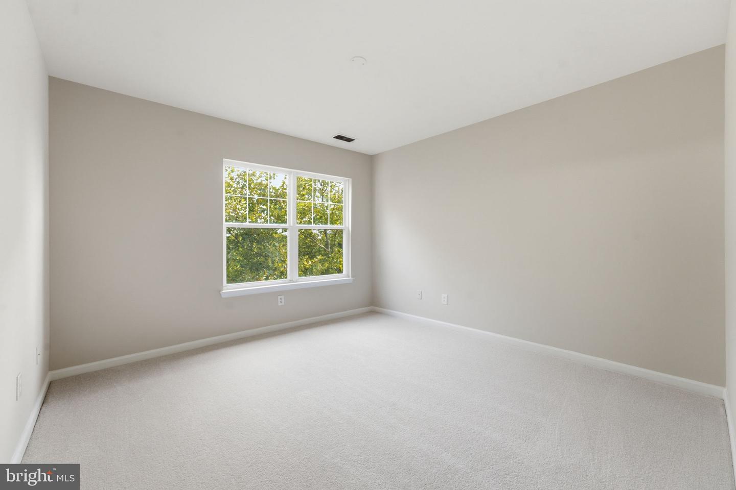 43775 Brookline Ter Property Photo 44