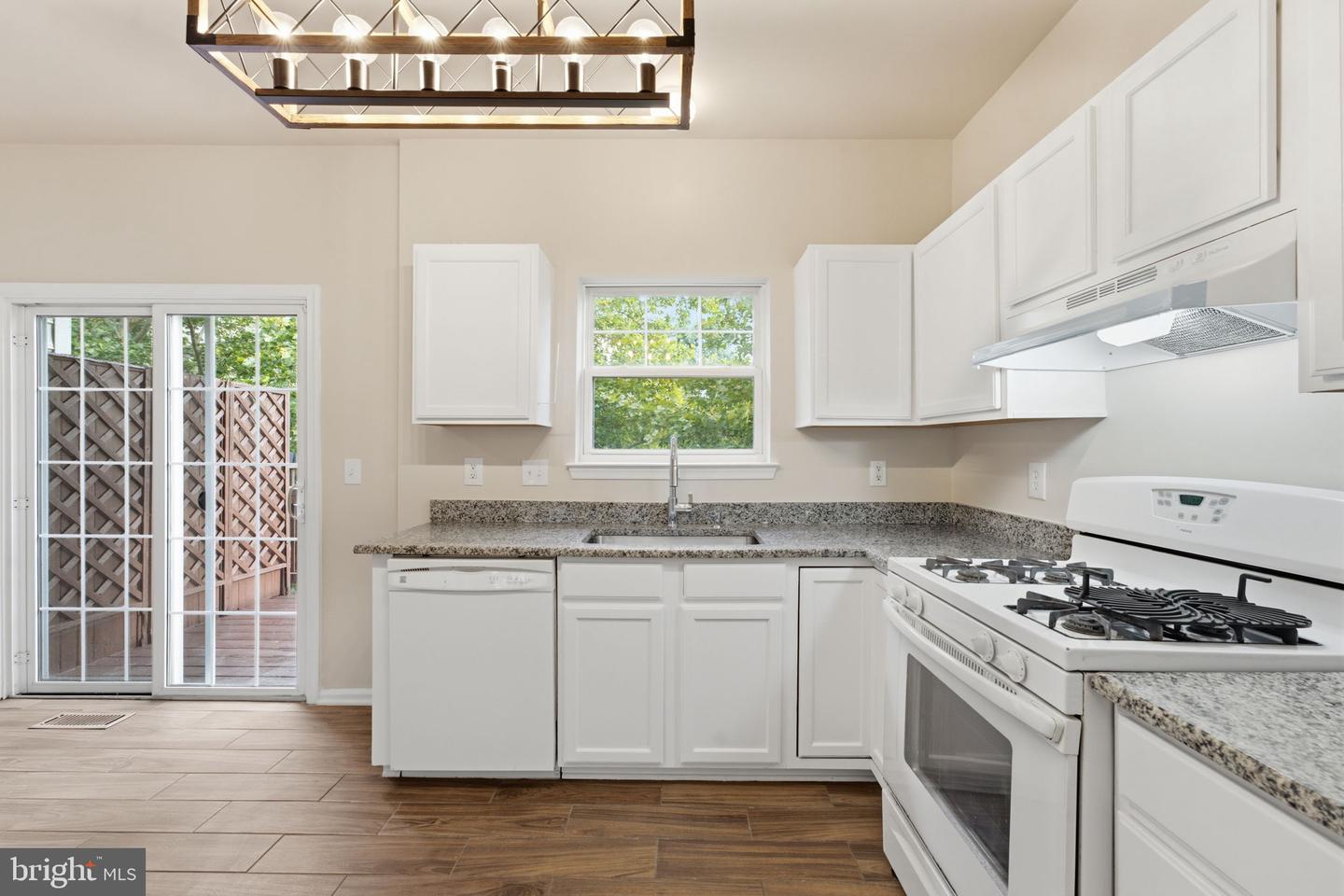43775 Brookline Ter Property Photo 59