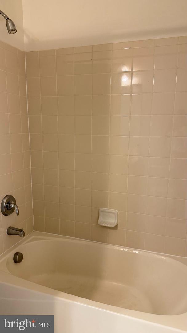 43196 Whelplehill Ter Property Photo 5