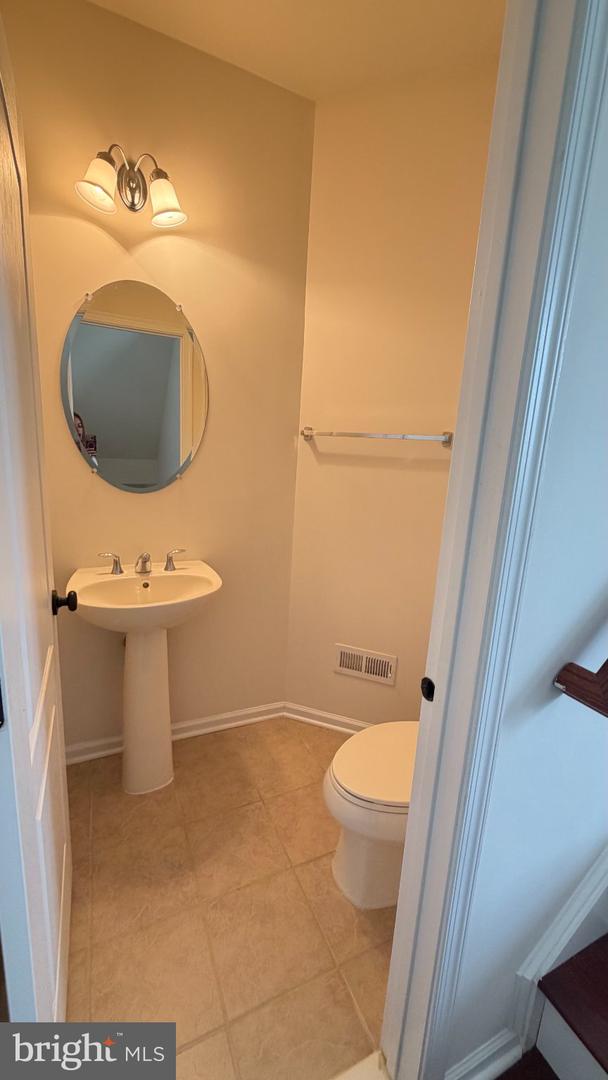 43196 Whelplehill Ter Property Photo 8
